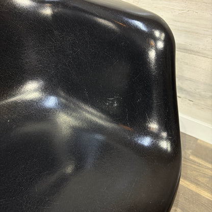 Set Of 6 Herman Miller Eames Chairs