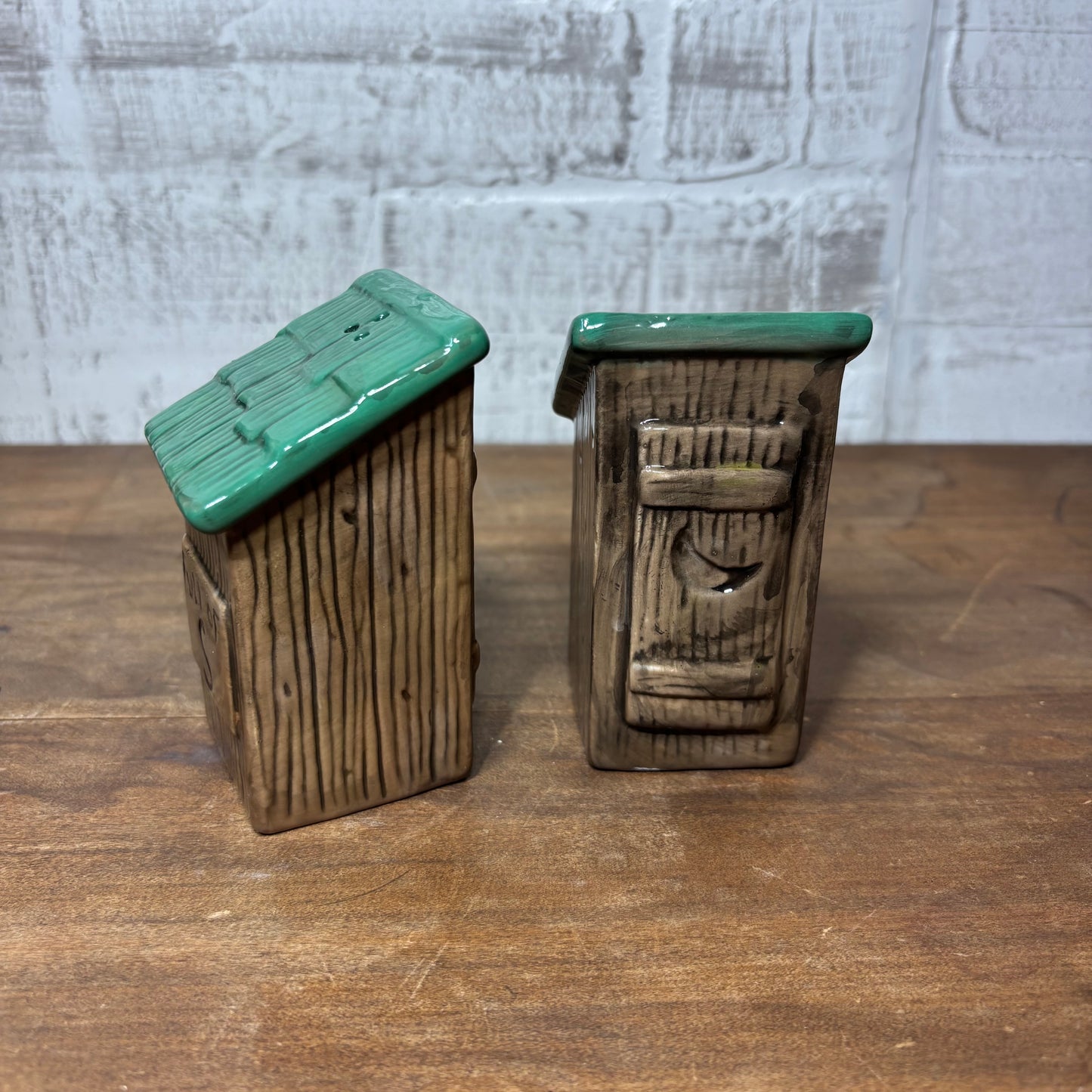 Outhouse Salt & Pepper Shakers Set