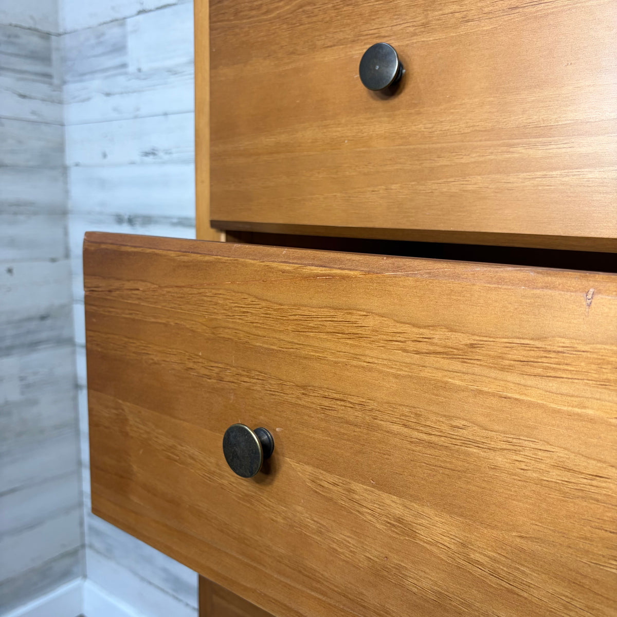 5 Drawer Tall Dresser