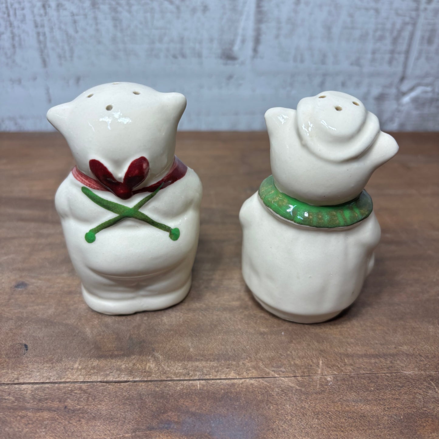 Shawnee “Smiley Pig” Salt And Pepper Shaker