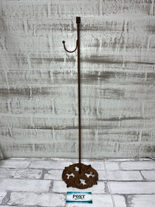 Rusty Wreath Stand