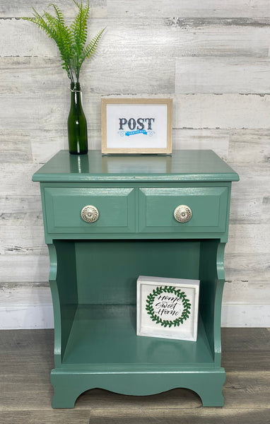 Darling Green Nightstand