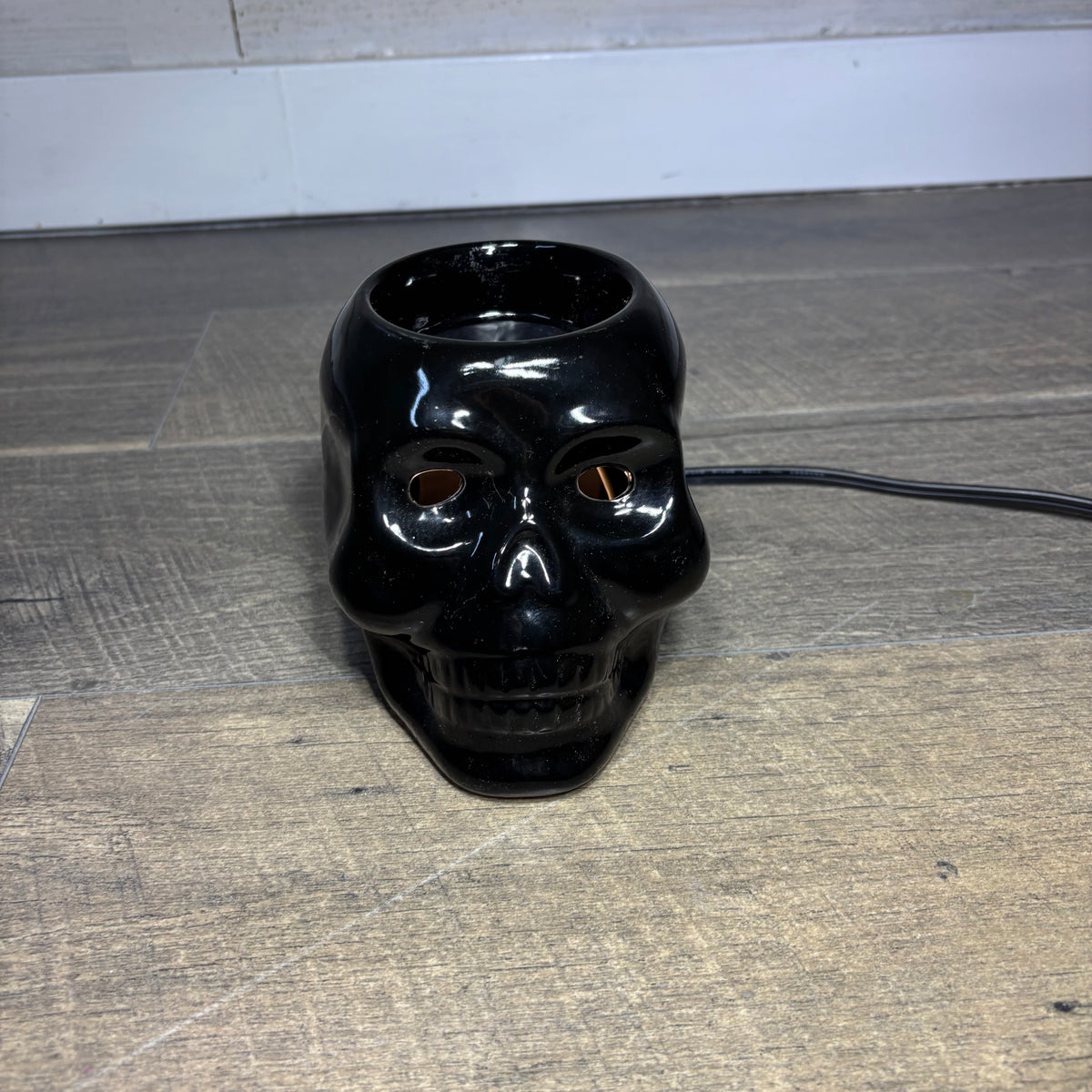Black Ceramic Skull Wax Warmer