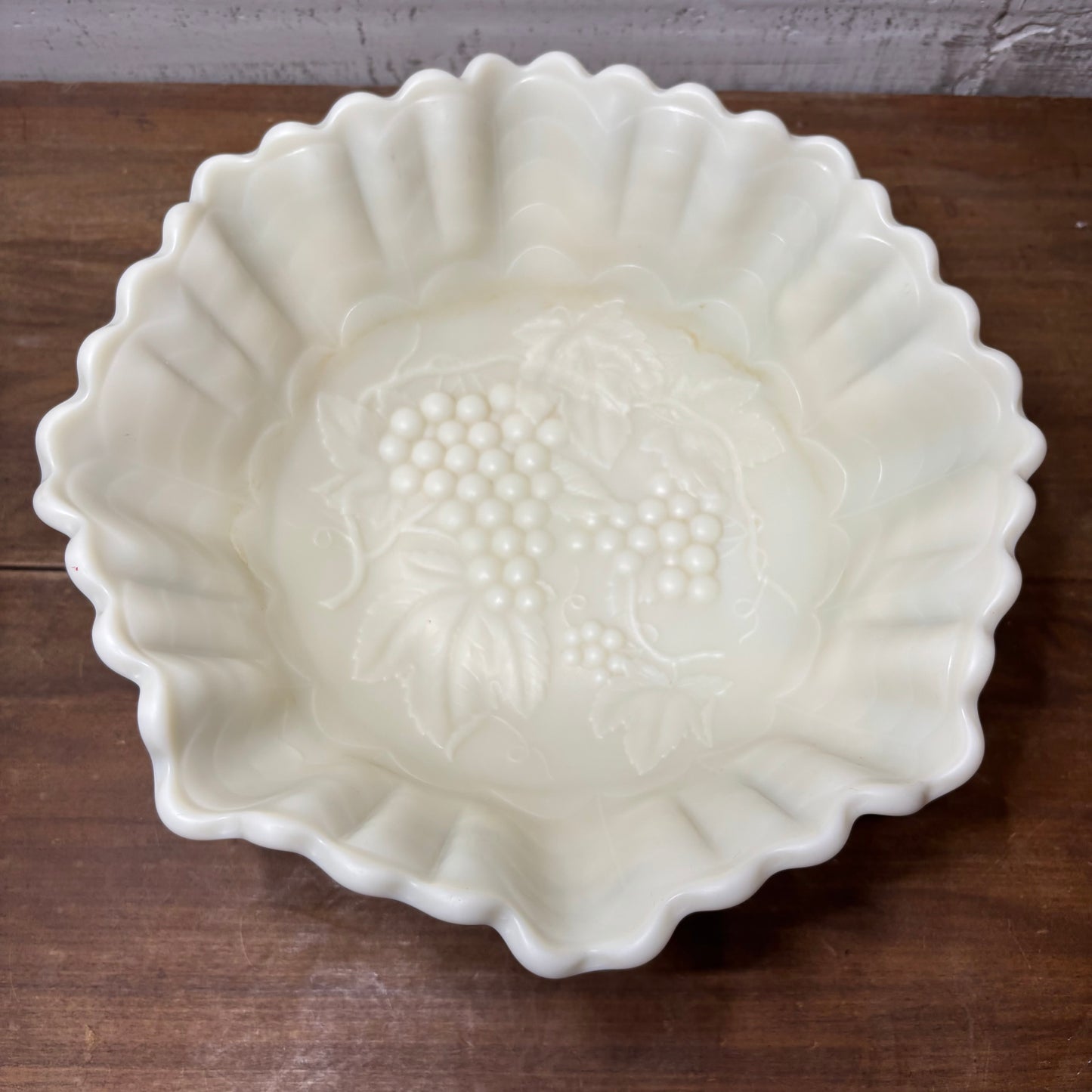Vintage Imperial Custard Milk Glass Ruffled Crimped Edge Grape & Leaf Pattern Bowl