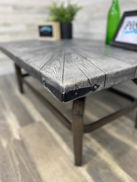 Metal Indoor/ Outdoor Coffee Table