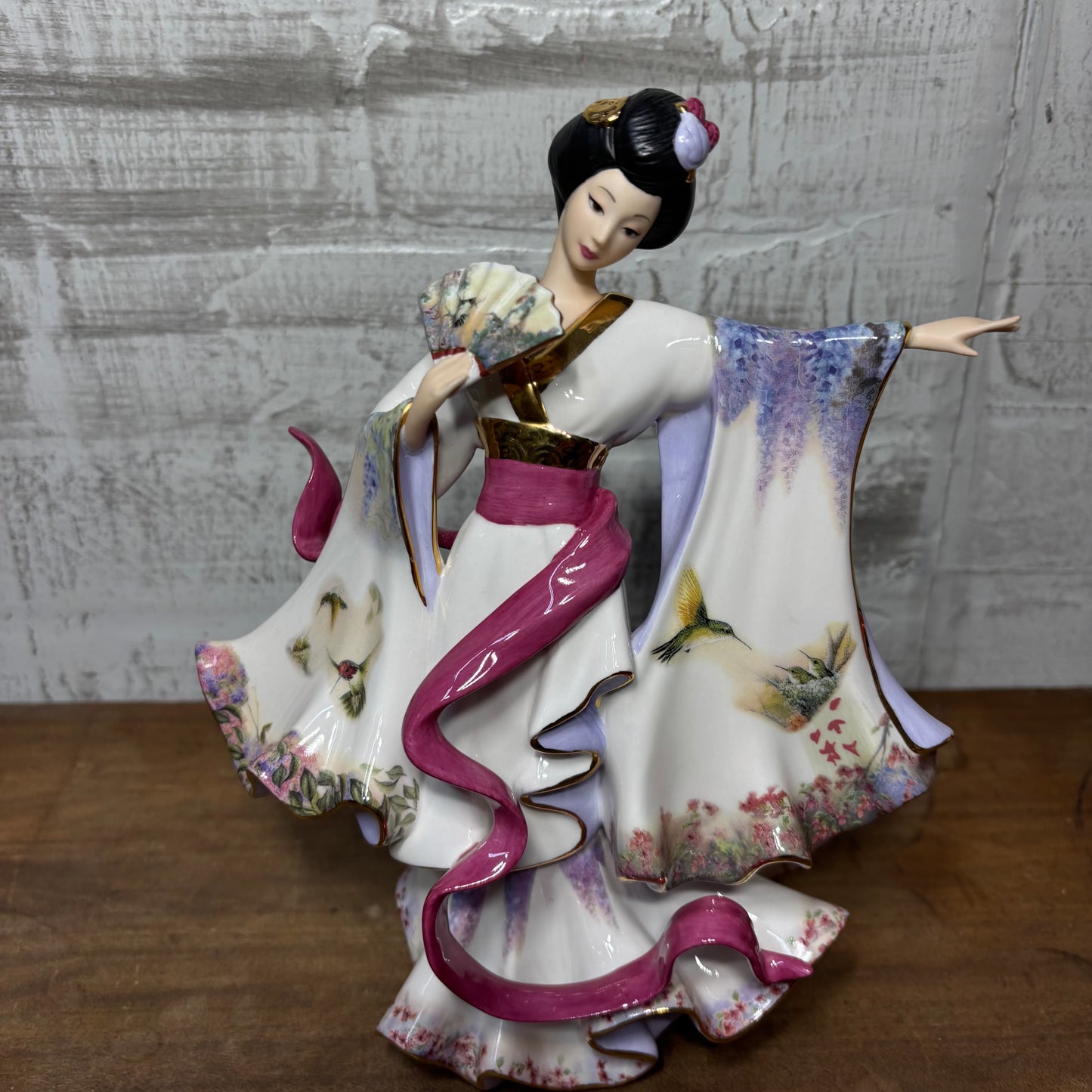 Bradford Exchange Delicate Elegance Silken Whispers Porcelain Figurine No. B6735