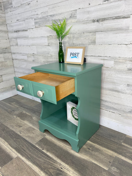 Darling Green Nightstand