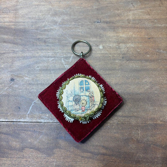 Vintage Victorian-Style Velvet Decor