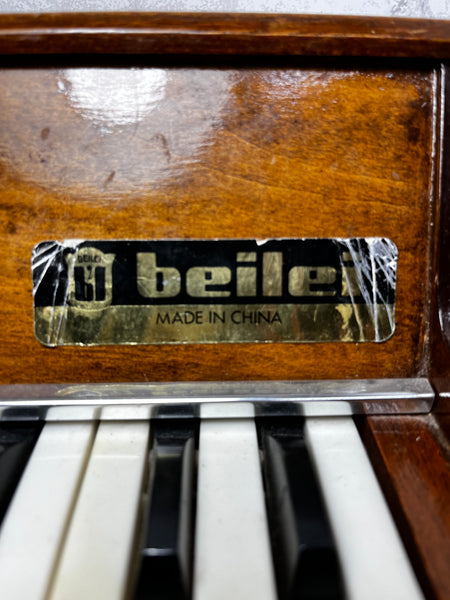 Vintage Toy Piano “Mundia Beilei“