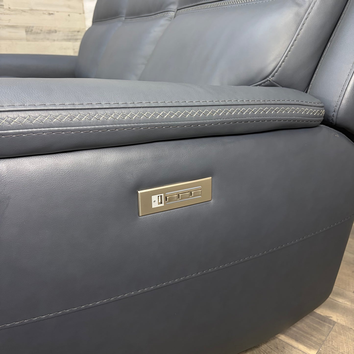Leather Flexsteel “Sawyer” Power Reclining Sofa & Chair Set