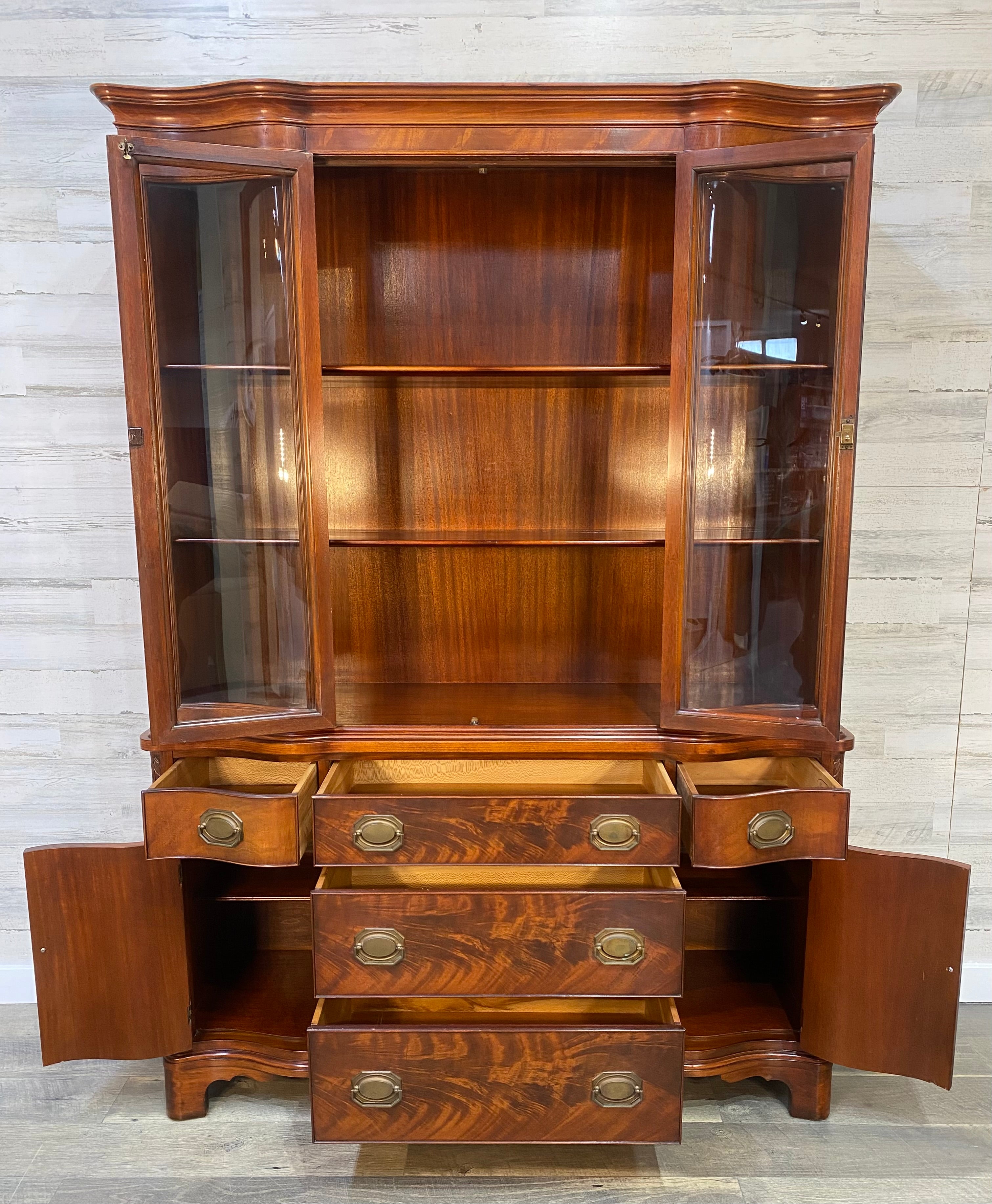 Morganton Mahogany Serpentine Breakfront Hutch 1940 | Post Furnishings