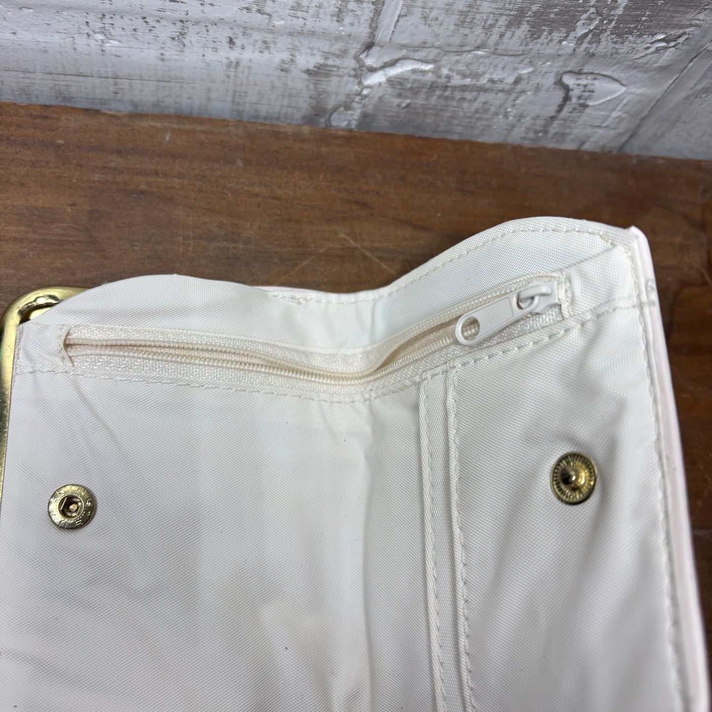 Vintage Kiss Lock Clasp White Coin Purse Wallet