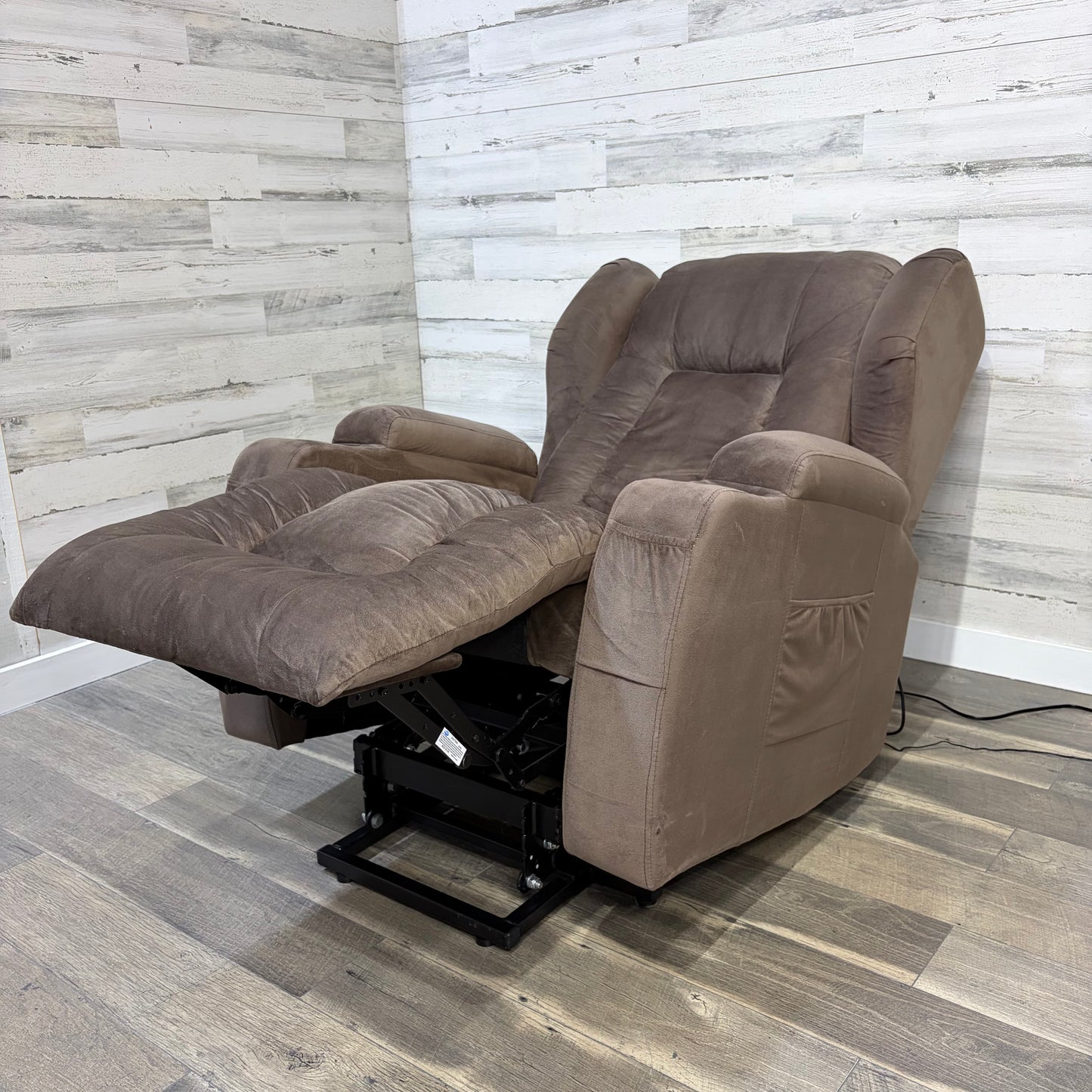 Power Lift, Recline, Heat, & Message Chair