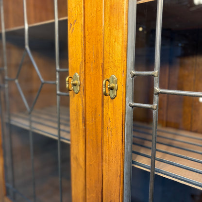 Ethan Allen Hutch Old World TreasuresStep