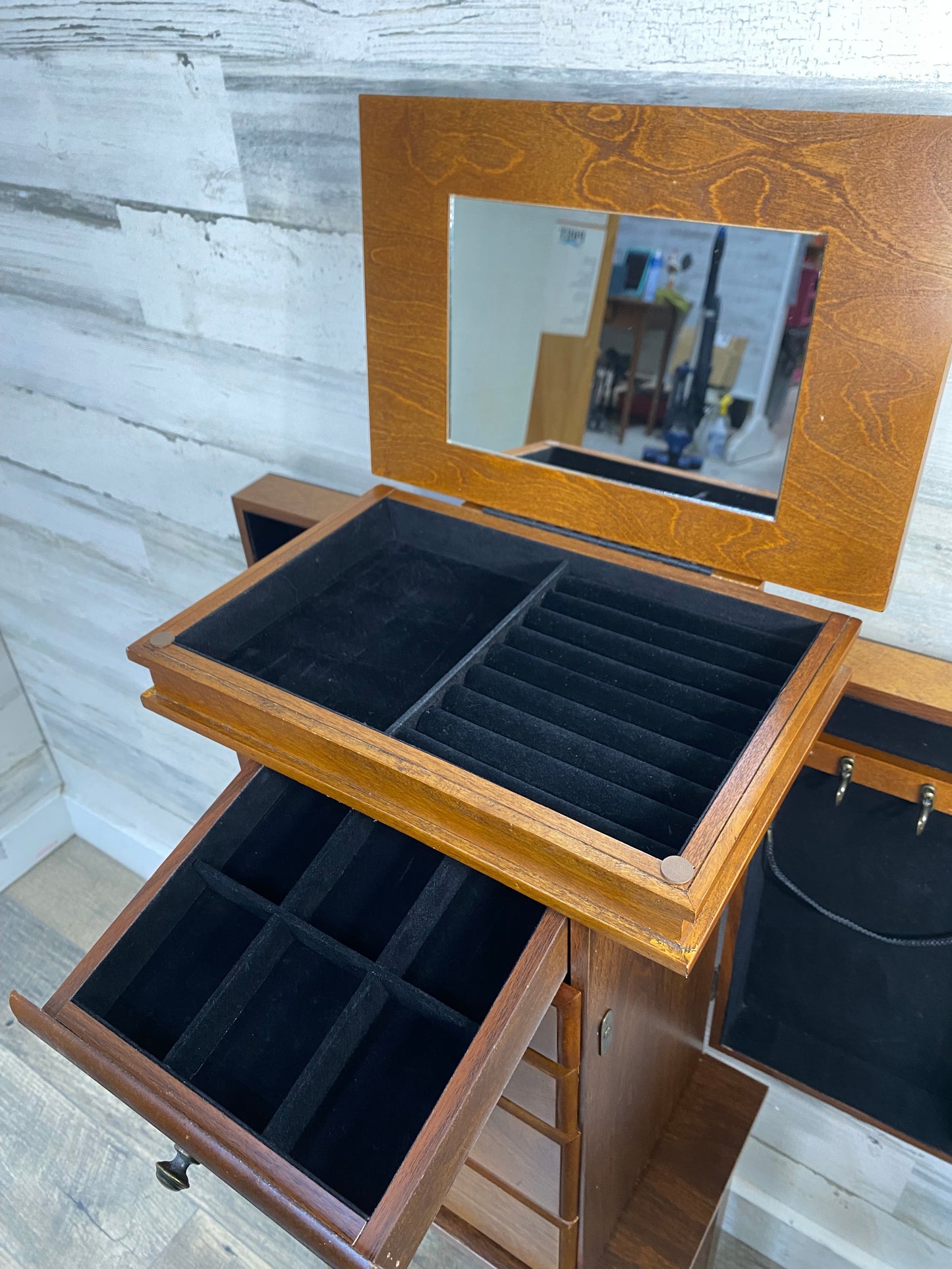 Standing Jewelry Box Dresser