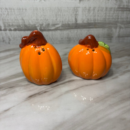 Pumpkin Salt & Pepper Shaker Set