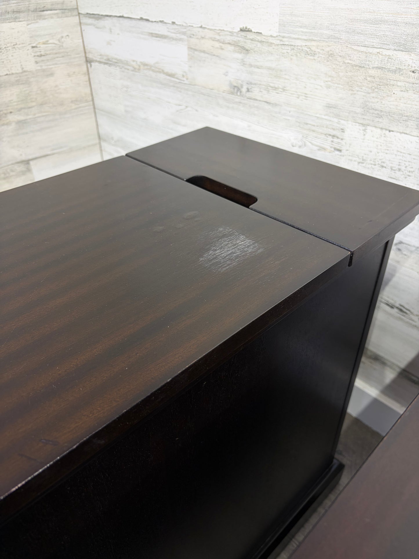 Set Of 2 Power End Tables/ Nightstands