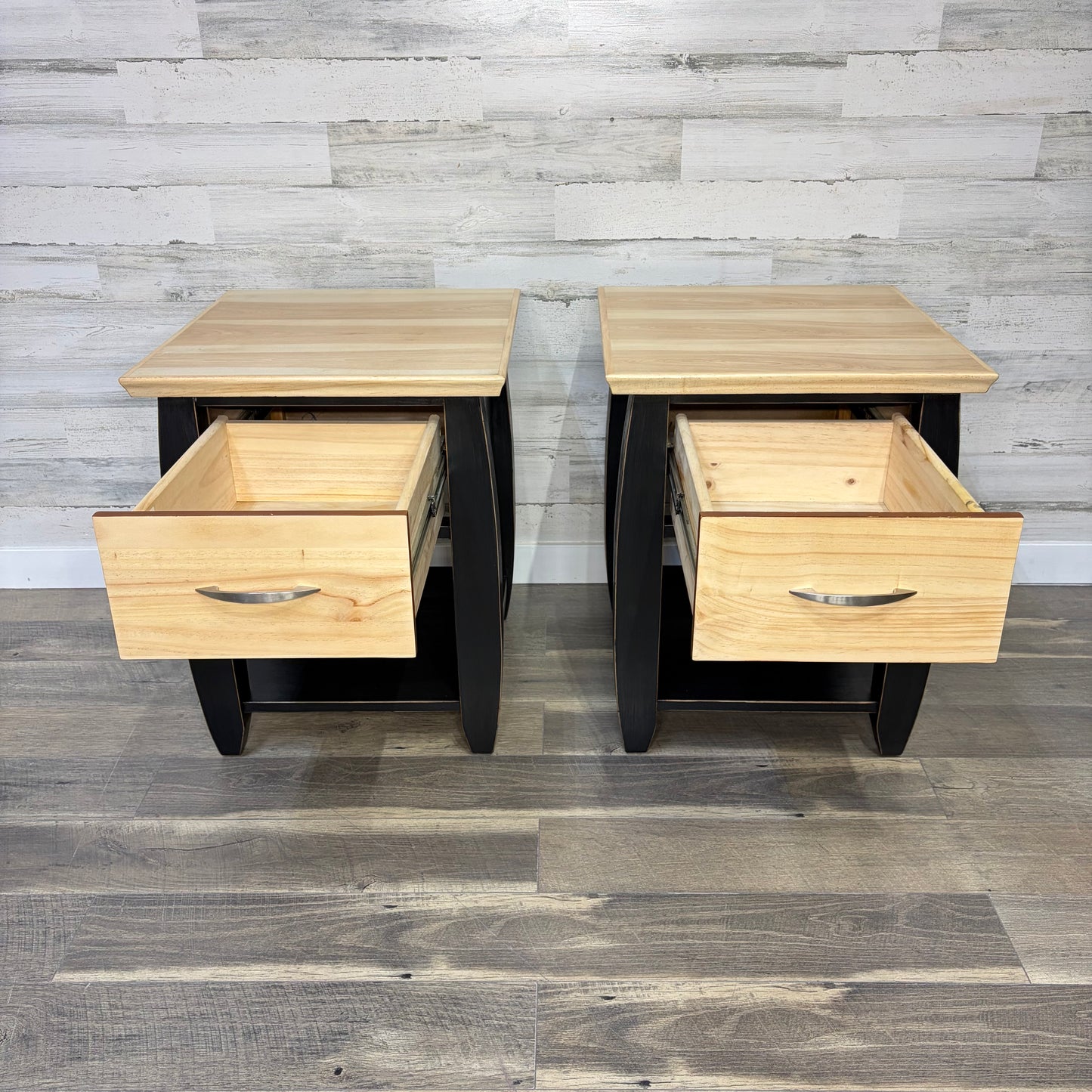 Set Of 2 Black End Tables / Nightstands