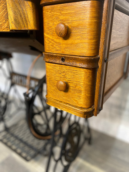 Antique Singer Sewing Machine & Desk
