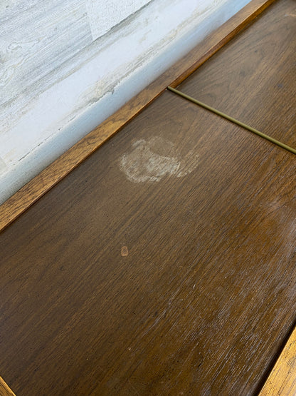 Vintage Magnavox Record/ Radio Cabinet