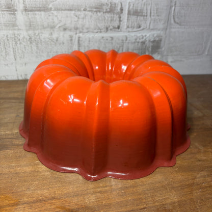 Vintage Bundt Ombré Orange Pan
