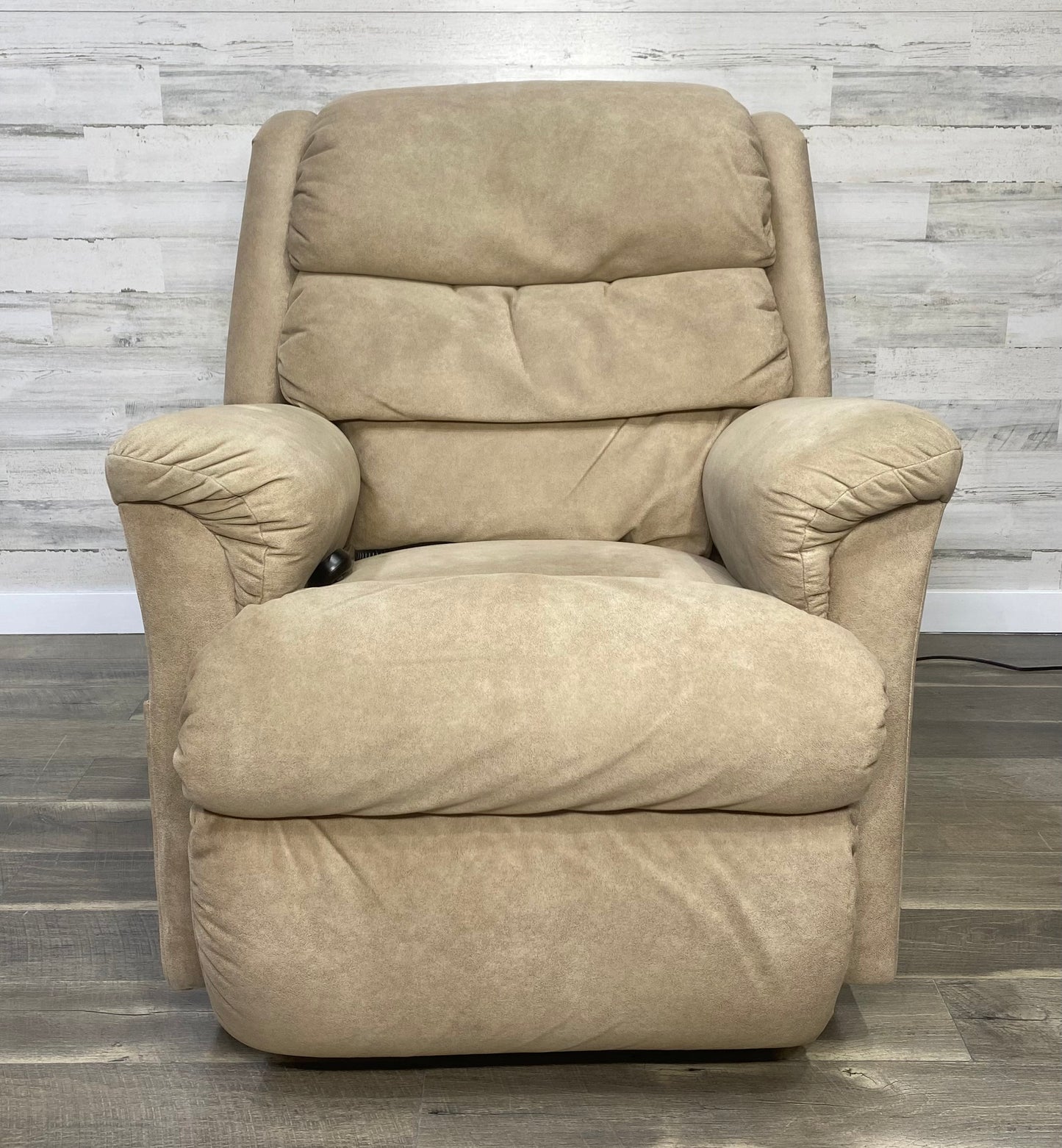 La-Z-Boy Reclining Lift Chair