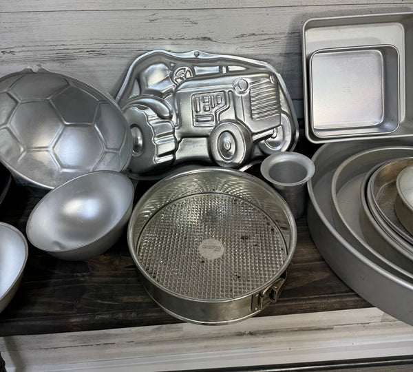 23pc Baking Pan Set Wilton