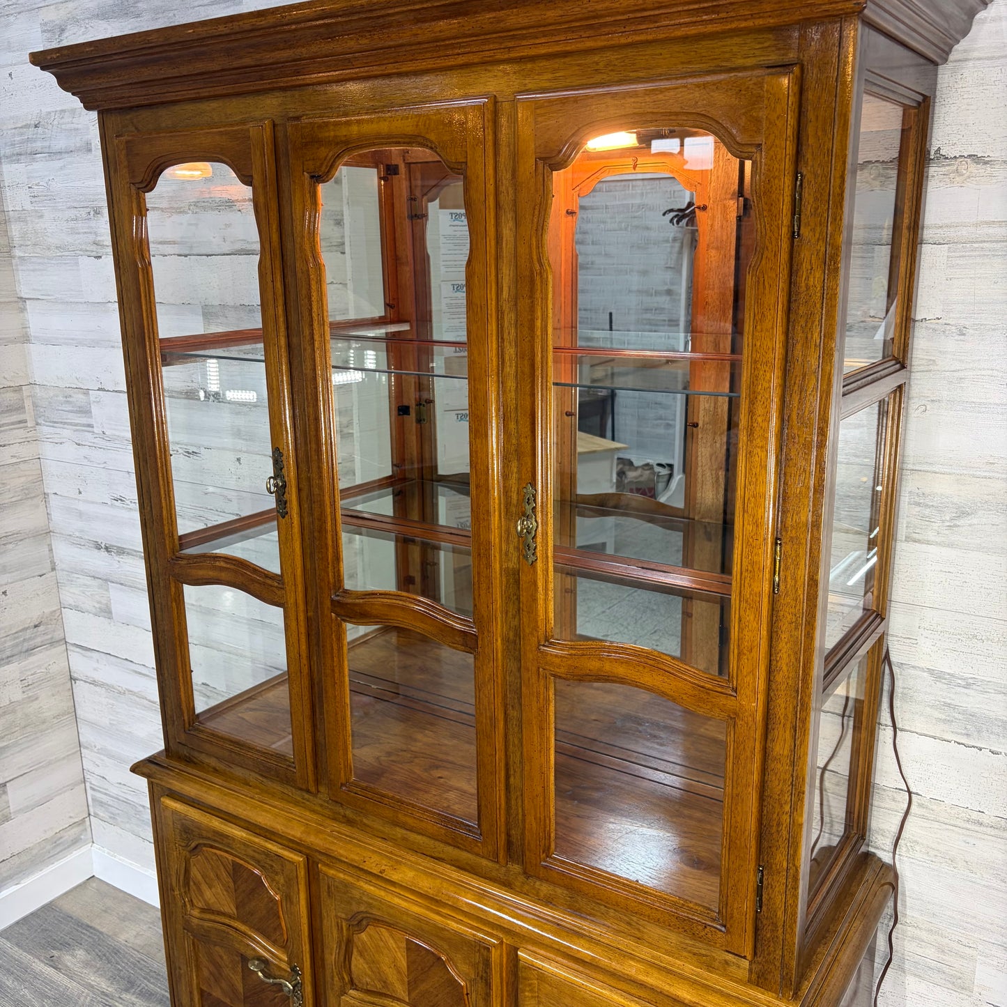 2pc China Hutch
