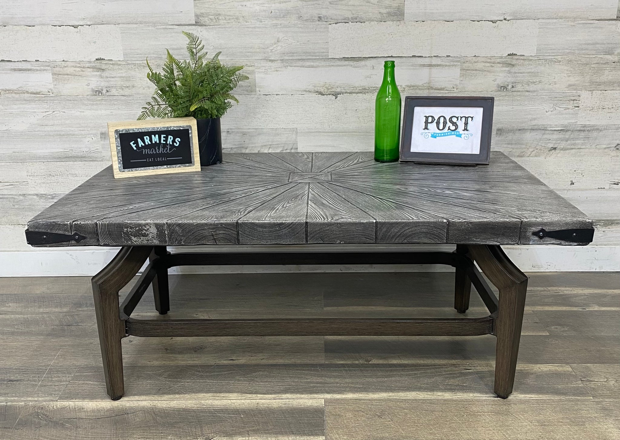 Metal Indoor/ Outdoor Coffee Table