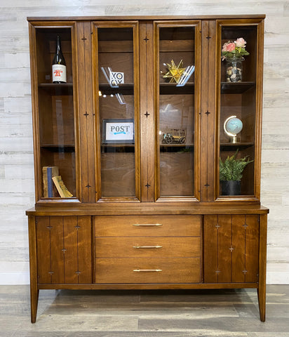 Mid Century Broyhill SAGA China Hutch