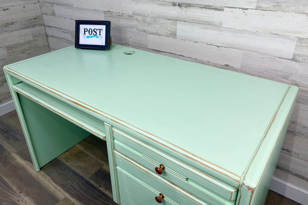 Mint Desk