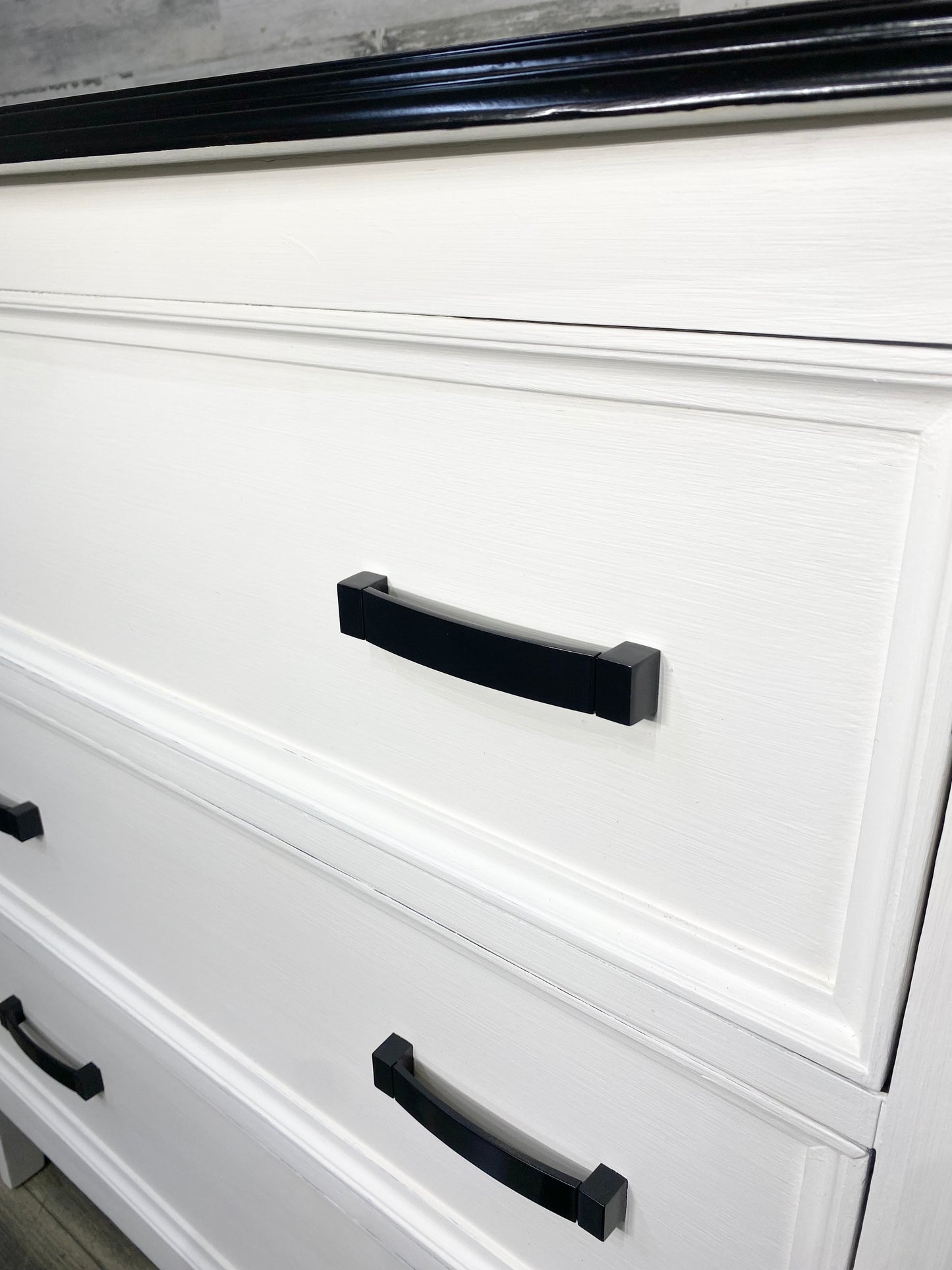 White 3pc Dresser & Nightstand Set