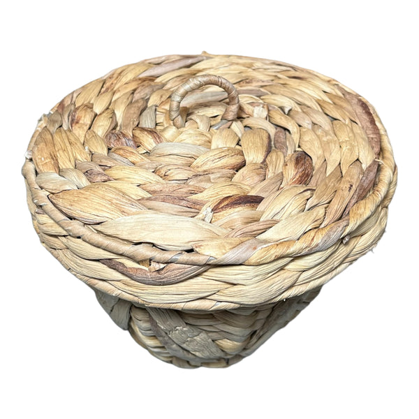 Seagrass Woven Basket With Attached Lid
