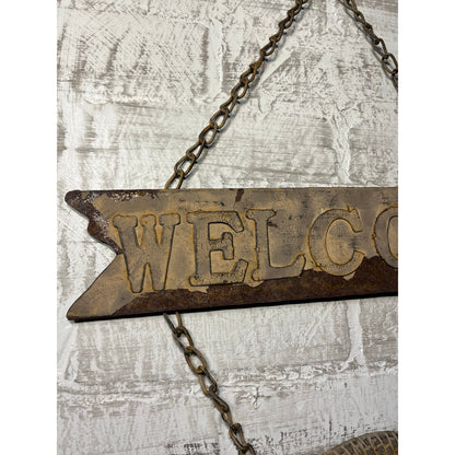 Rustic Armadillo “Welcome” Sign
