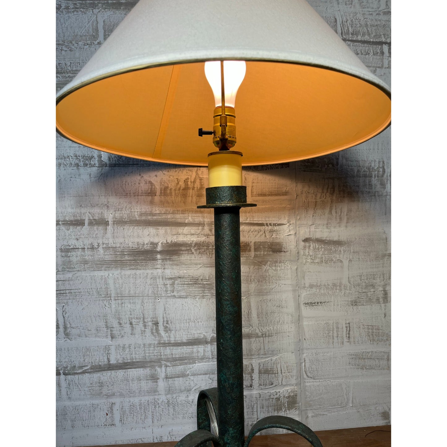 Table Lamp W/ 3 Curved Feet