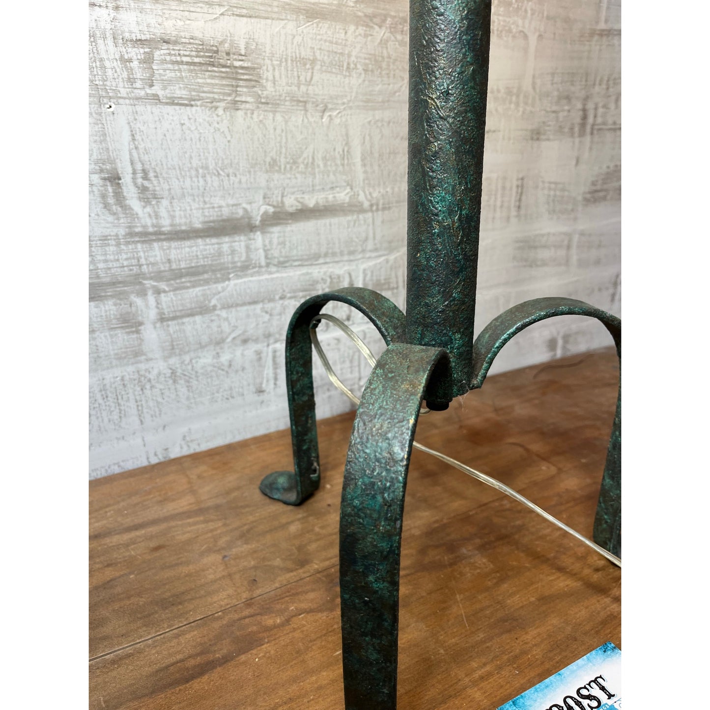 Table Lamp W/ 3 Curved Feet