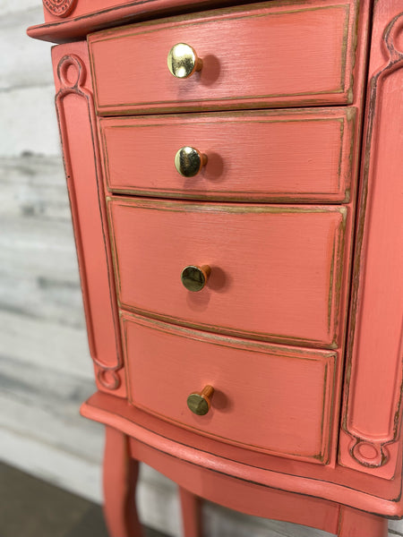Stand Up Coral Jewelry Box
