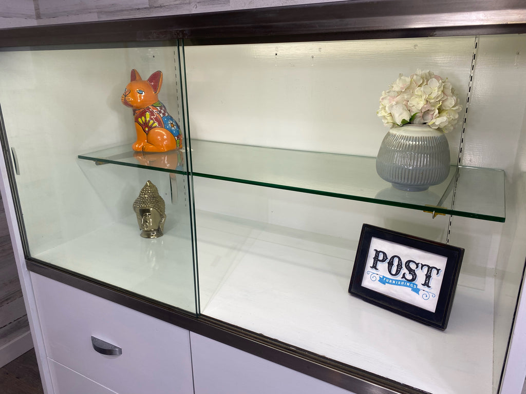 Large Retail Display Case Post Furnishings